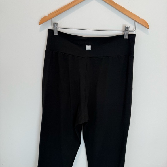 Vuori lux at ease pants harem pant  size M - Picture 5 of 10